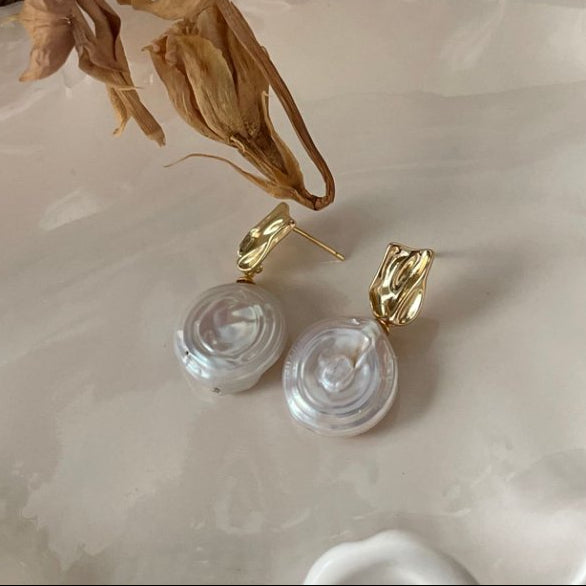 Pearls Aura Roman Holiday Baroque Pearl Earring – 18K Gold Plated on Sterling Silver | Unique Artistic Glow