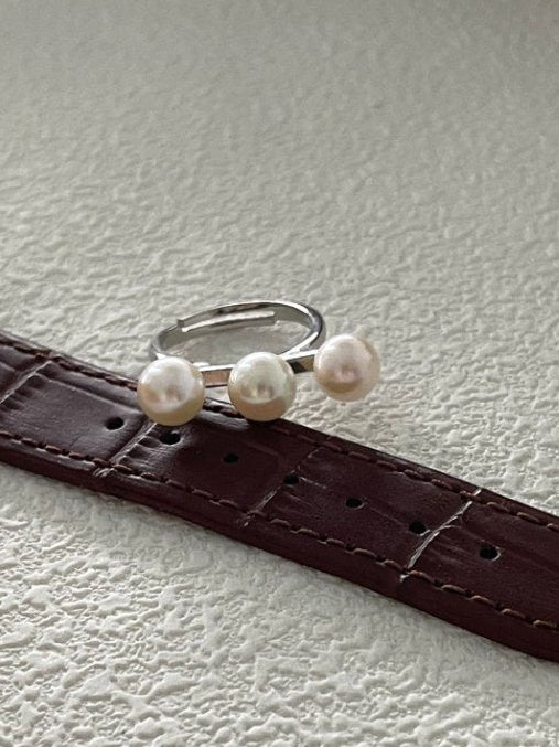 Pearls Aura Balancing Pearl Ring – 925 Sterling Silver | Modern Minimalist Elegance