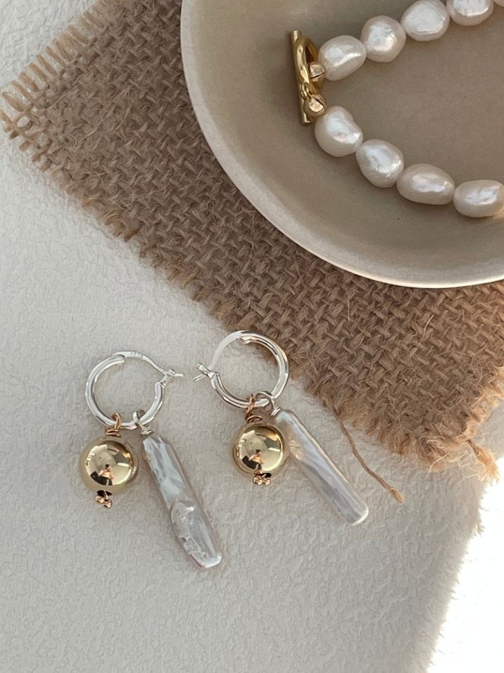 Pearls Aura Baroque Pearl Drop Earrings with Gold Accents – 18K Gold Plated Sterling Silver | Artistic Statement Hoops