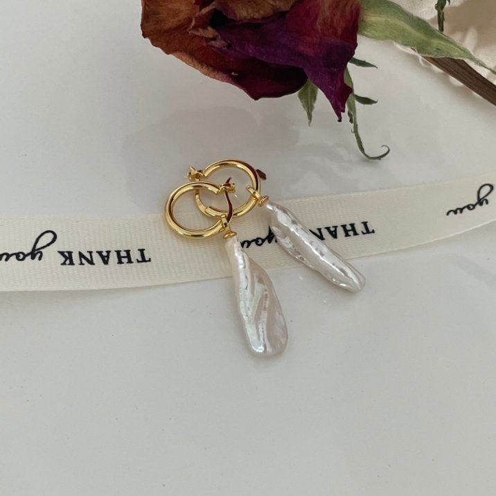 Pearls Aura Baroque Pipa Pearl Earrings – 18K Gold Plated on Sterling Silver | Elegant Irregular Drop Design