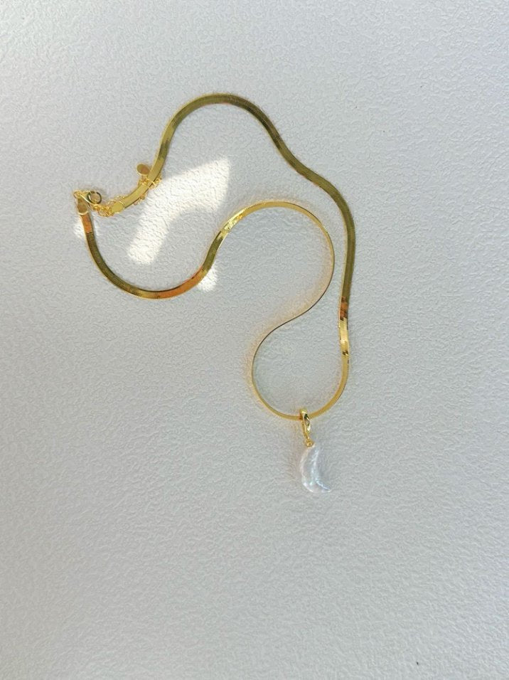 Pearls Aura Celestial Moon Baroque Pearl Necklace – 18K Gold Vermeil Snake Chain, Detachable Pendant, Versatile Luxury Jewelry