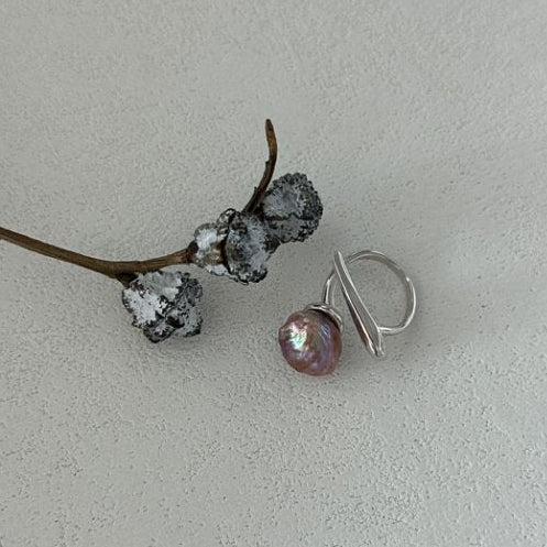 Pearls Aura Dagger Pearl Ring – 925 Sterling Silver | Irregular Baroque Pearl Statement Ring