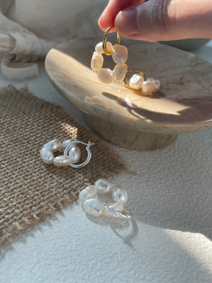 Pearls Aura Floral Baroque Pearl Hoop Earrings – 18K Gold Plated Sterling Silver / 925 Sterling Silver