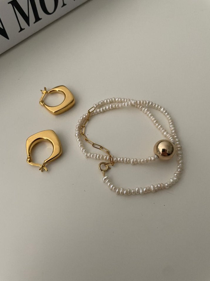 Pearls Aura Golden Sphere Pearl Bracelet – 18K Gold Vermeil on Sterling Silver | Modern Minimalist Elegance