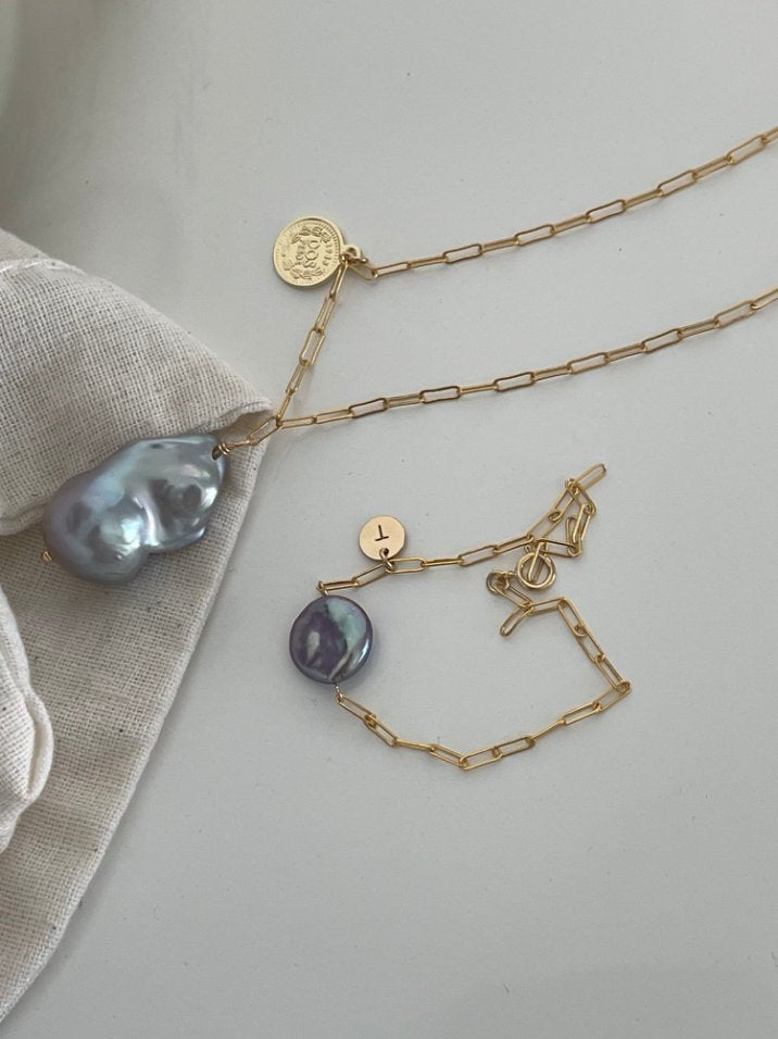 Grey Baroque Button Pearl Bracelet – 14K Gold Filled | Timeless Romantic Elegance