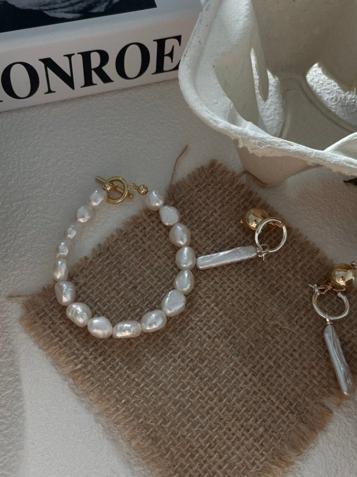 Pearls Aura Irregular Baroque Pearl Bracelet – 14K Gold Filled | Natural Elegance & Timeless Charm