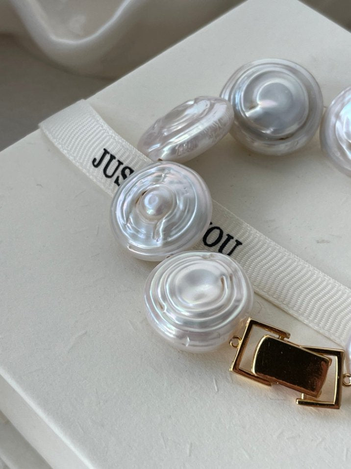 Pearls Aura Roma Holiday Baroque Pearl Bracelet – Sterling Silver with 18K Gold Plating | Modern Classic Elegance