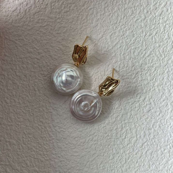 Pearls Aura Roman Holiday Baroque Pearl Earring – 18K Gold Plated on Sterling Silver | Unique Artistic Glow