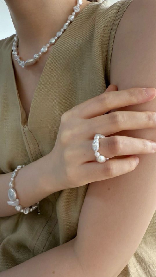 Pearls Aura Sun & Moon Pearl Ring – Natural Baroque & Round Pearls | Elastic Fit | Handmade Elegance